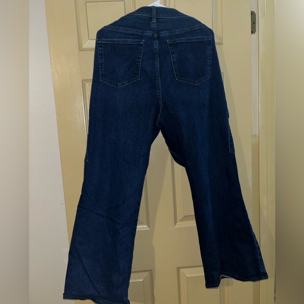 GAP 70s Flare High Rise Cargo Jeans - Picture 5 of 6